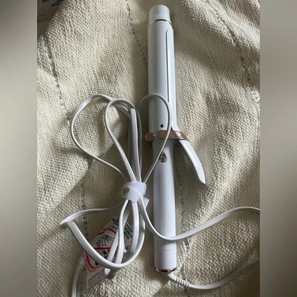 T3 White Curling Iron with Rose Gold Accents - Picture 2 of 5